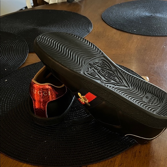 Gucci  men’s Black Sneakers with Red and Gold Details - Picture 4 of 8